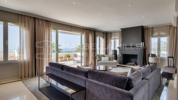Maisonette-Wohnung mit Panoramablick auf das Meer zum Verkauf in La Heredia, Benahavís