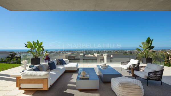 Contemporary Luxury Villa for Sale in The Hills, La Quinta, Benahavís with Panoramic Sea Views