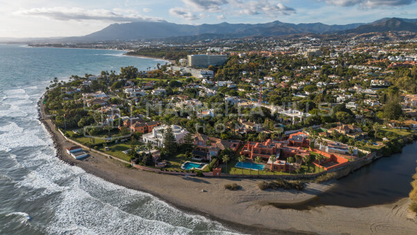 Villa contemporaine de luxe à vendre à Casasola, Estepona | Villa proche de la plage à côté de Guadalmina Baja