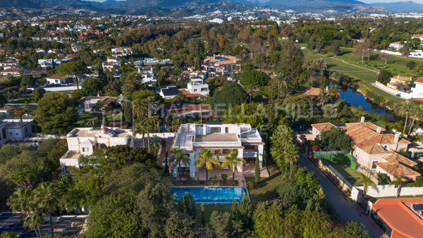 Villa contemporaine de luxe à vendre à Casasola, Estepona | Villa proche de la plage à côté de Guadalmina Baja