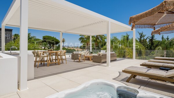 Villa de diseño contemporáneo en venta en Las Brisas, Nueva Andalucía | Lujo cerca de Puerto Banús