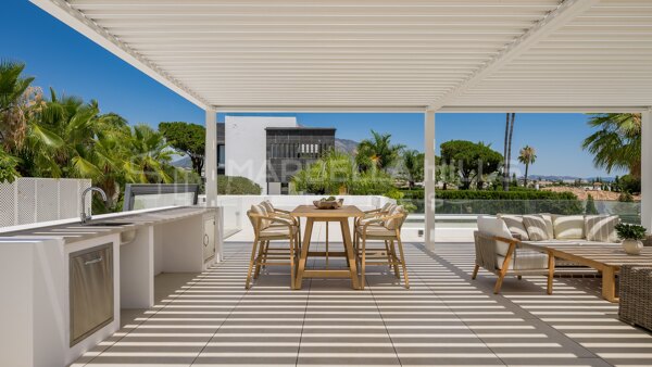 Villa de diseño contemporáneo en venta en Las Brisas, Nueva Andalucía | Lujo cerca de Puerto Banús
