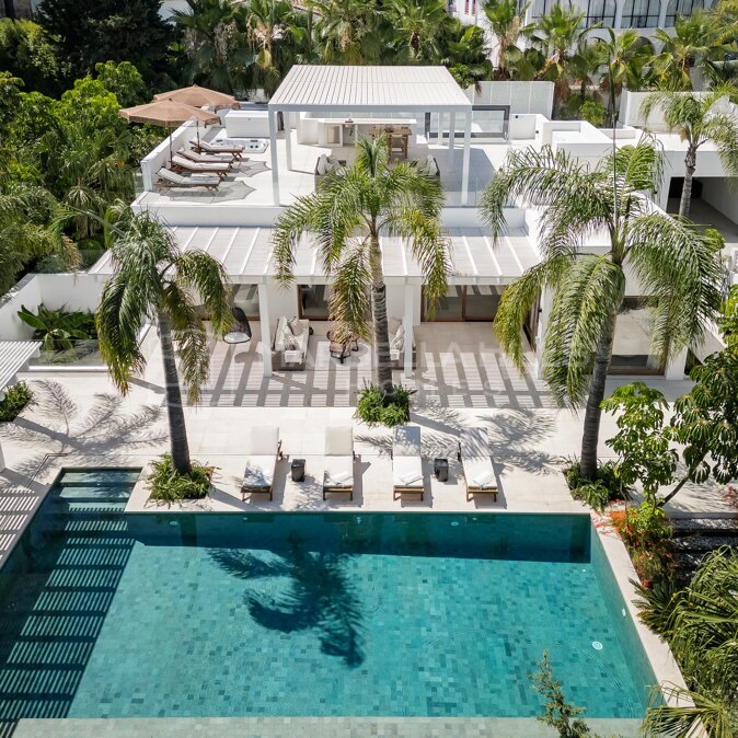 Luxusvilla in Las Brisas, Nueva Andalucía zu verkaufen | Designerhaus nahe Puerto Banús