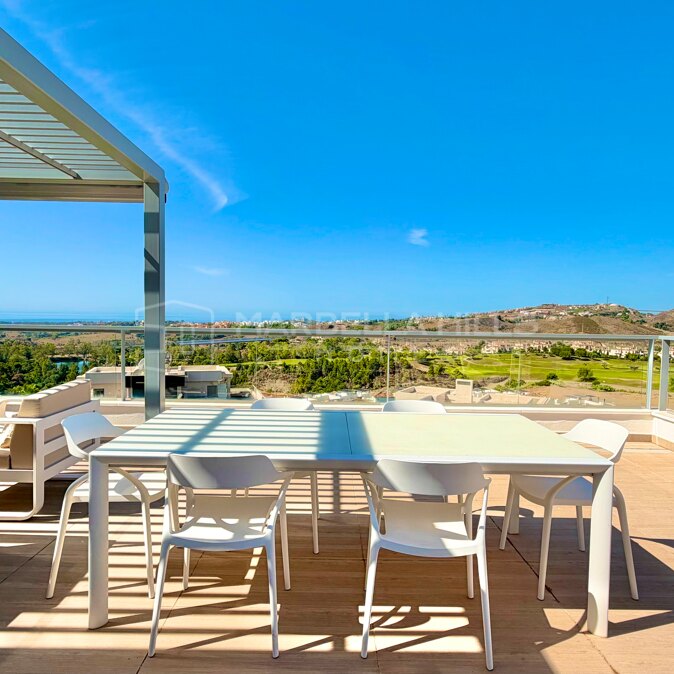 Panoramic Sea View Corner Penthouse for Sale in Los Arqueros, Benahavís