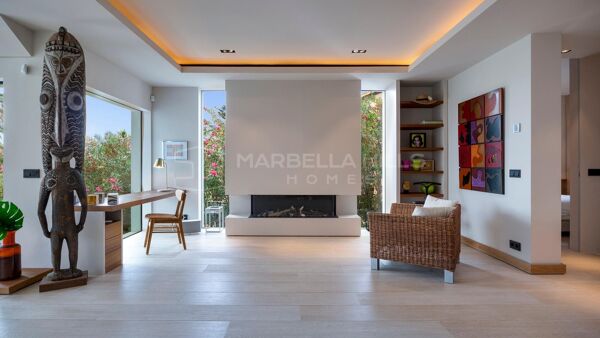 Luxusvilla in erster Golflinie zum Verkauf in Los Naranjos, Nueva Andalucía