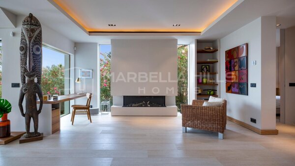 Frontline Golf Luxury Villa for Sale in Los Naranjos, Nueva Andalucía