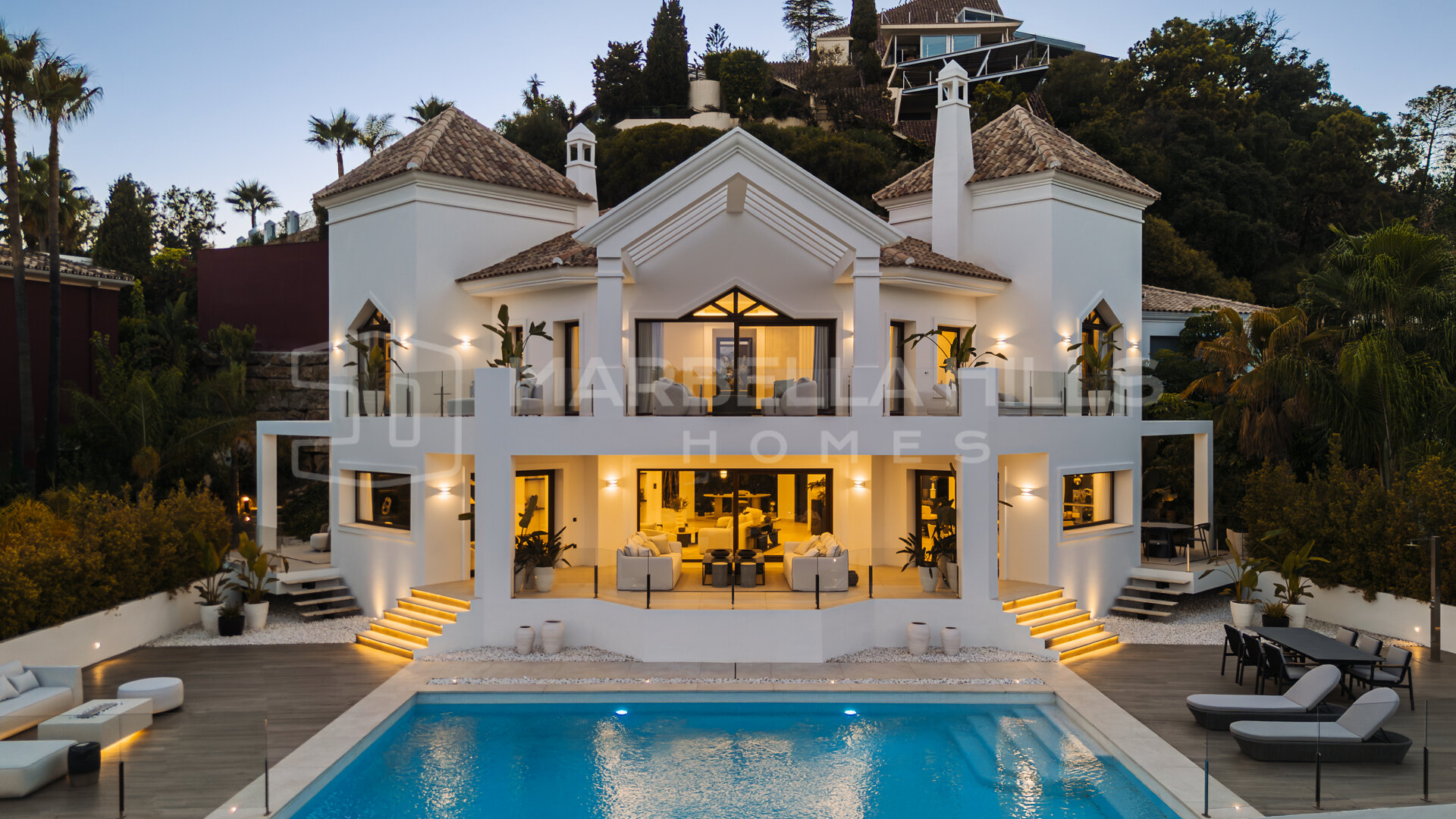 Moderne Villa zum Verkauf in El Herrojo, Benahavís