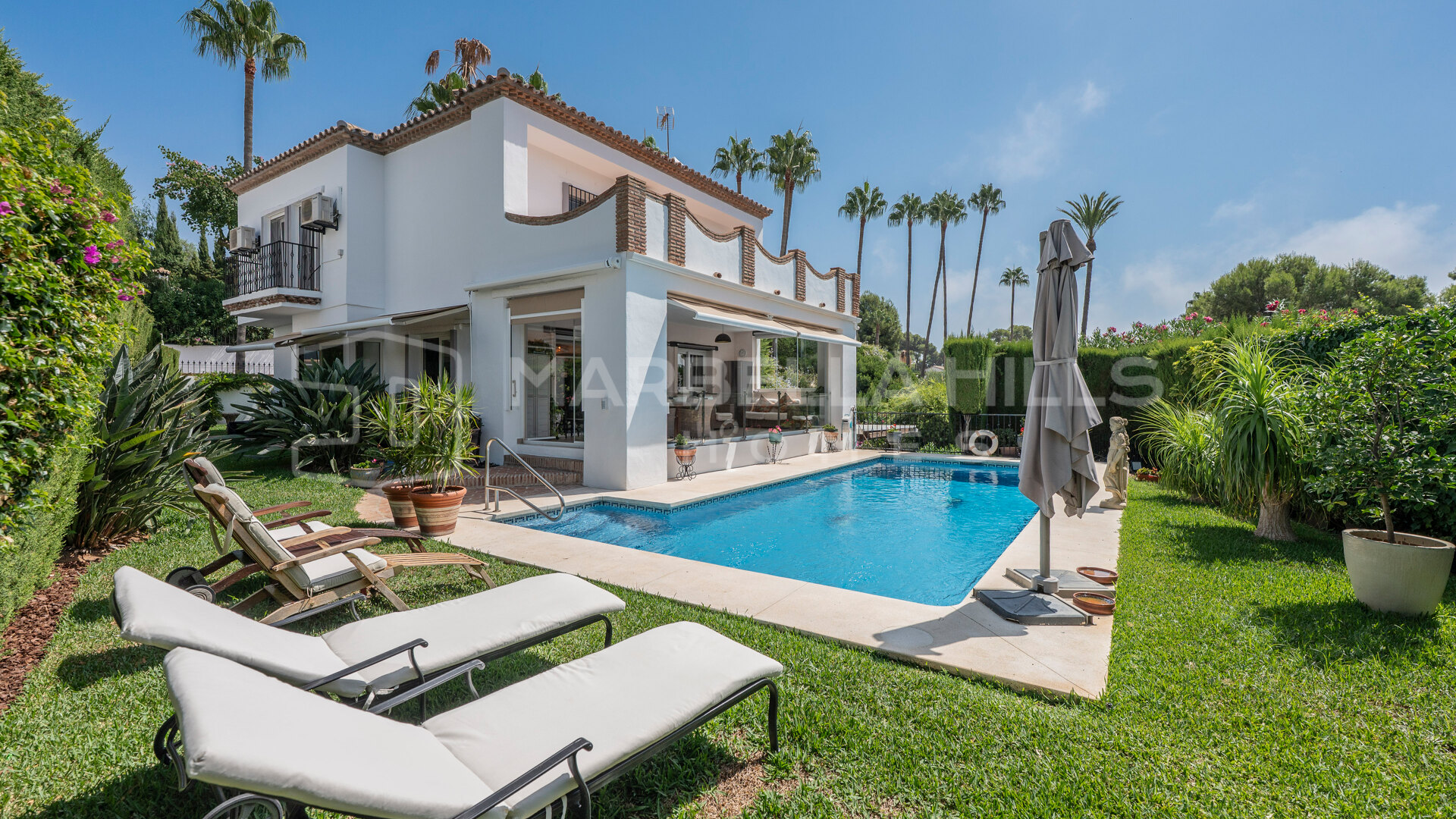 Villa zum Verkauf in Calahonda mit privatem Pool und separatem Gästeapartment