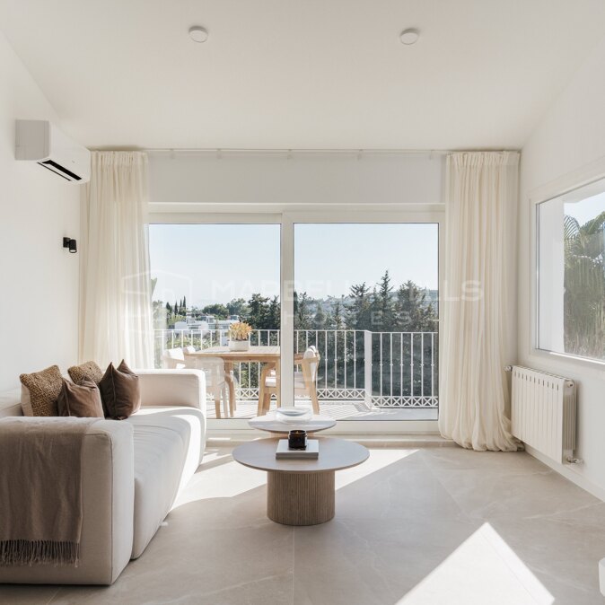 Renovated Townhouse with Panoramic Views in Atalaya