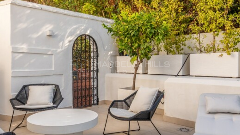Renoviertes Stadthaus zum Verkauf in Lomas Pueblo Golden Mile - Marbella
