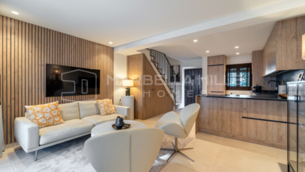 Maison de ville rénovée à vendre à Lomas Pueblo Golden Mile - Marbella