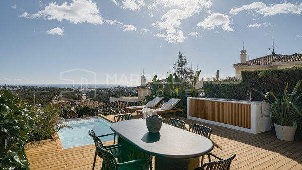 Luxusapartment zum Verkauf in La Cerquilla Nueva Andalucia mit Meer- und Bergblick