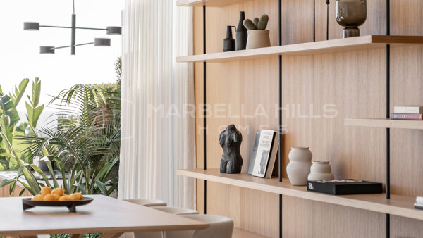 Luxusapartment zum Verkauf in La Cerquilla Nueva Andalucia mit Meer- und Bergblick