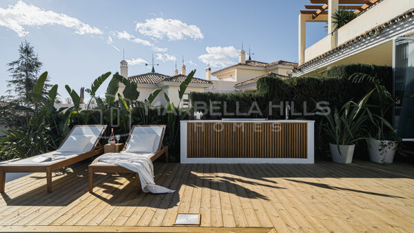 Luxusapartment zum Verkauf in La Cerquilla Nueva Andalucia mit Meer- und Bergblick