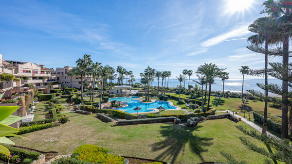 Beachfront Apartment for Sale in Costalita del Mar Estepona – Luxury 3 Bedroom Property on the New Golden Mile
