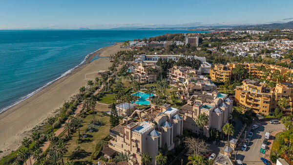 Beachfront Apartment for Sale in Costalita del Mar Estepona – Luxury 3 Bedroom Property on the New Golden Mile