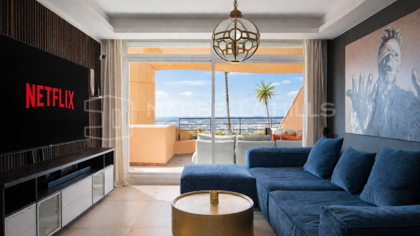 Appartement de luxe à vendre à Magna Marbella Nueva Andalucía, appartement en première ligne de golf avec vue mer proche de Puerto Banús