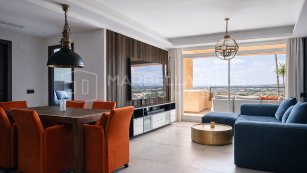 Appartement de luxe à vendre à Magna Marbella Nueva Andalucía, appartement en première ligne de golf avec vue mer proche de Puerto Banús