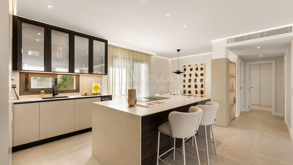 Luxury Renovated Apartment for Sale in Jardines de Andalucía Nueva Andalucía, Sea View Apartment Near Puerto Banús