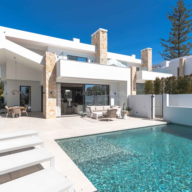 Villa de lujo en venta en San Pedro de Alcántara Marbella, villa moderna cerca de playa y golf