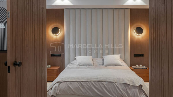 Villa de lujo en venta en Marbesa Marbella Este, villa moderna a pie de playa con vistas al mar