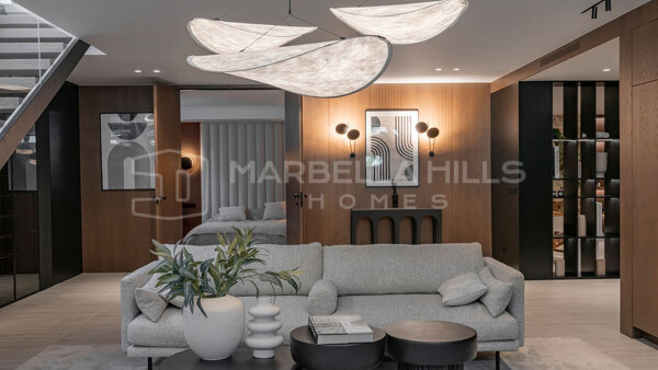 Villa de lujo en venta en Marbesa Marbella Este, villa moderna a pie de playa con vistas al mar