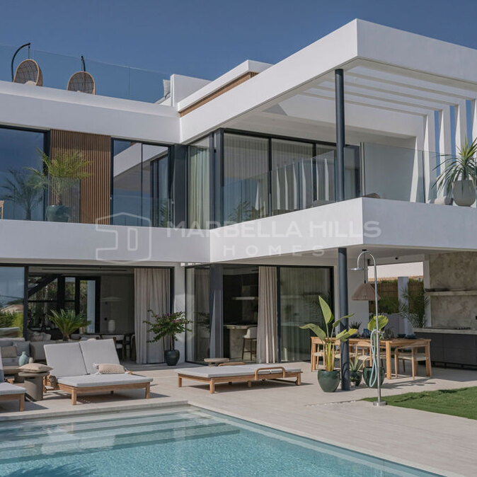 Luxury Beachside Villa for Sale in Marbesa Marbella East, Modern Villa Walking Distance to the Beach with Sea Views