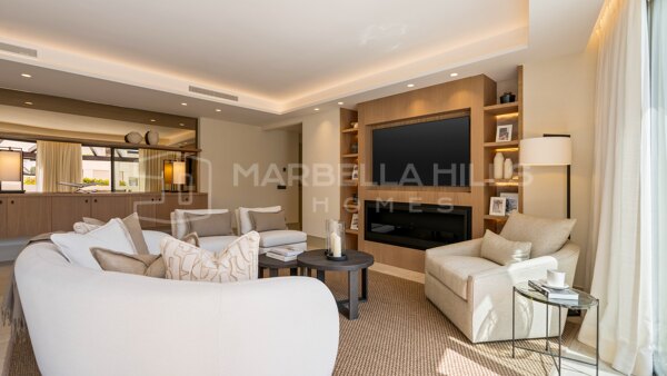 Luxury Apartment for Sale on Marbella Golden Mile – Fully Renovated in Gated Community
