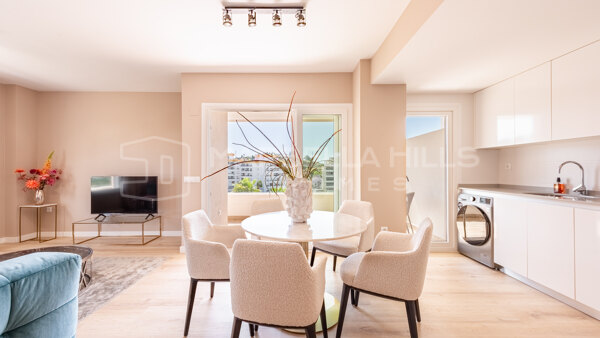 Appartement d’angle moderne neuf de 3 chambres avec vue sur la mer et la montagne à Nueva Andalucía, Marbella
