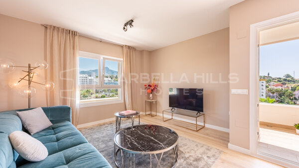 Appartement d’angle moderne neuf de 3 chambres avec vue sur la mer et la montagne à Nueva Andalucía, Marbella