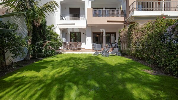 Appartement en Rez-de-Chaussée avec Jardin et Licence Touristique à Los Arqueros, Benahavís