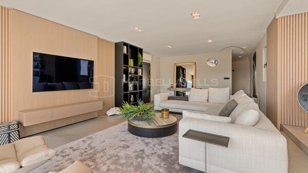 Apartamento en Primera Línea Puerto Banús | Pantalán 0