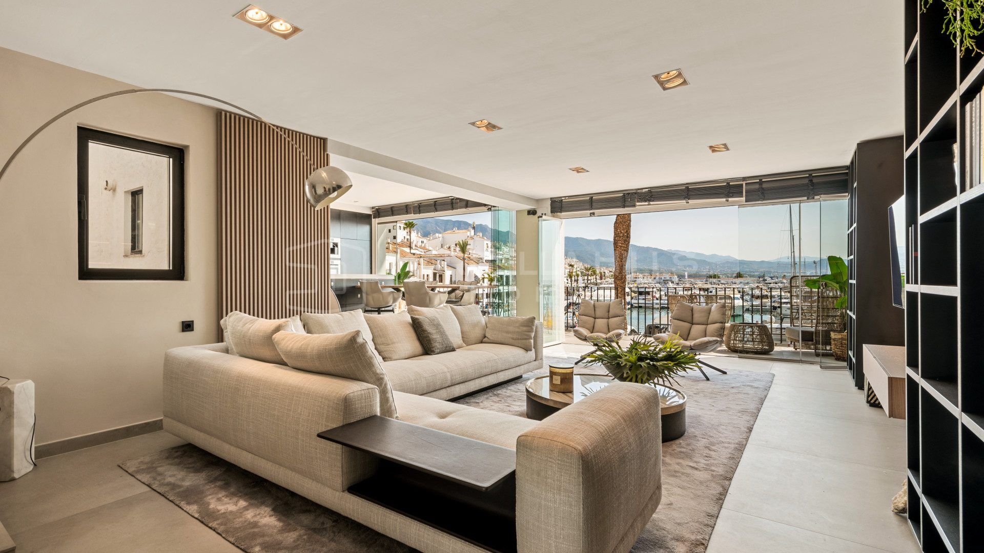 Apartamento en Primera Línea Puerto Banús | Pantalán 0