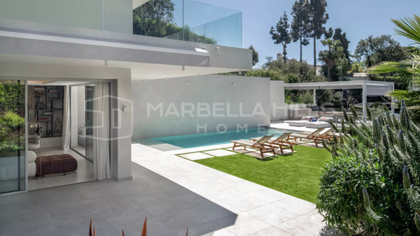 Luxury Modern Villa for Sale in Elviria, Marbella – Walking Distance to the Beach