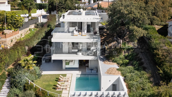 Luxury Modern Villa for Sale in Elviria, Marbella – Walking Distance to the Beach