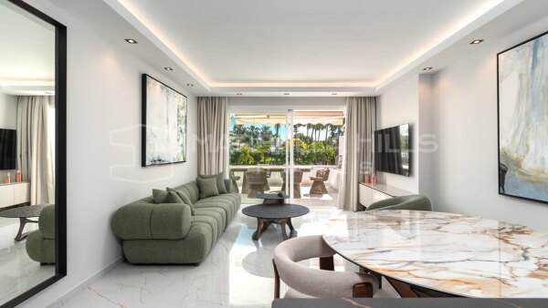 Apartamento en Venta en Nueva Andalucía | Los Granados Golf con Terraza Amplia