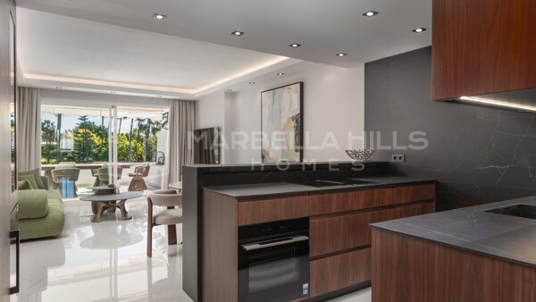Apartamento en Venta en Nueva Andalucía | Los Granados Golf con Terraza Amplia