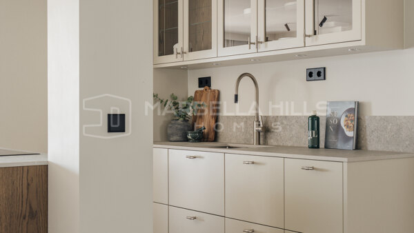 Apartamento de lujo en planta baja con jardín privado en La Quinta, Nueva Andalucía