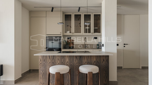 Apartamento de lujo en planta baja con jardín privado en La Quinta, Nueva Andalucía