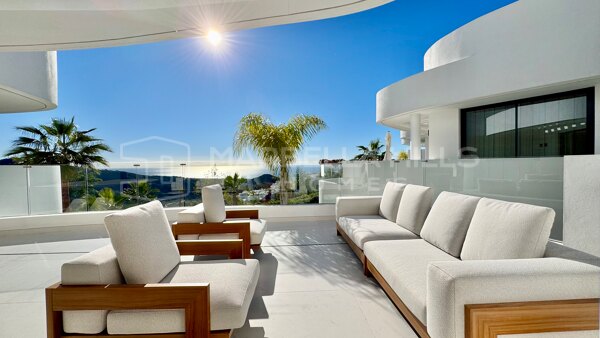 Apartamento de Lujo con Vistas Panorámicas al Mar en Venta en Palo Alto Ojén – Marbella
