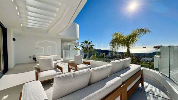 Apartamento de Lujo con Vistas Panorámicas al Mar en Venta en Palo Alto Ojén – Marbella