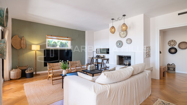 Renovated Ground Floor Apartment with Panoramic Sea Views for Sale in La Cerquilla, Nueva Andalucía