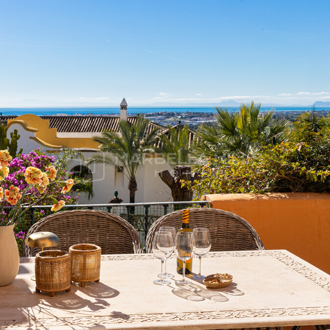 Appartement rénové en rez-de-chaussée surélevé avec vue panoramique sur la mer à La Cerquilla, Nueva Andalucía