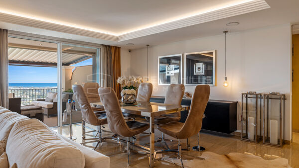 Penthouse de luxe de 4 chambres avec vues panoramiques sur la mer à Altos de los Almendros, Benahavís