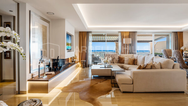 Penthouse de luxe de 4 chambres avec vues panoramiques sur la mer à Altos de los Almendros, Benahavís