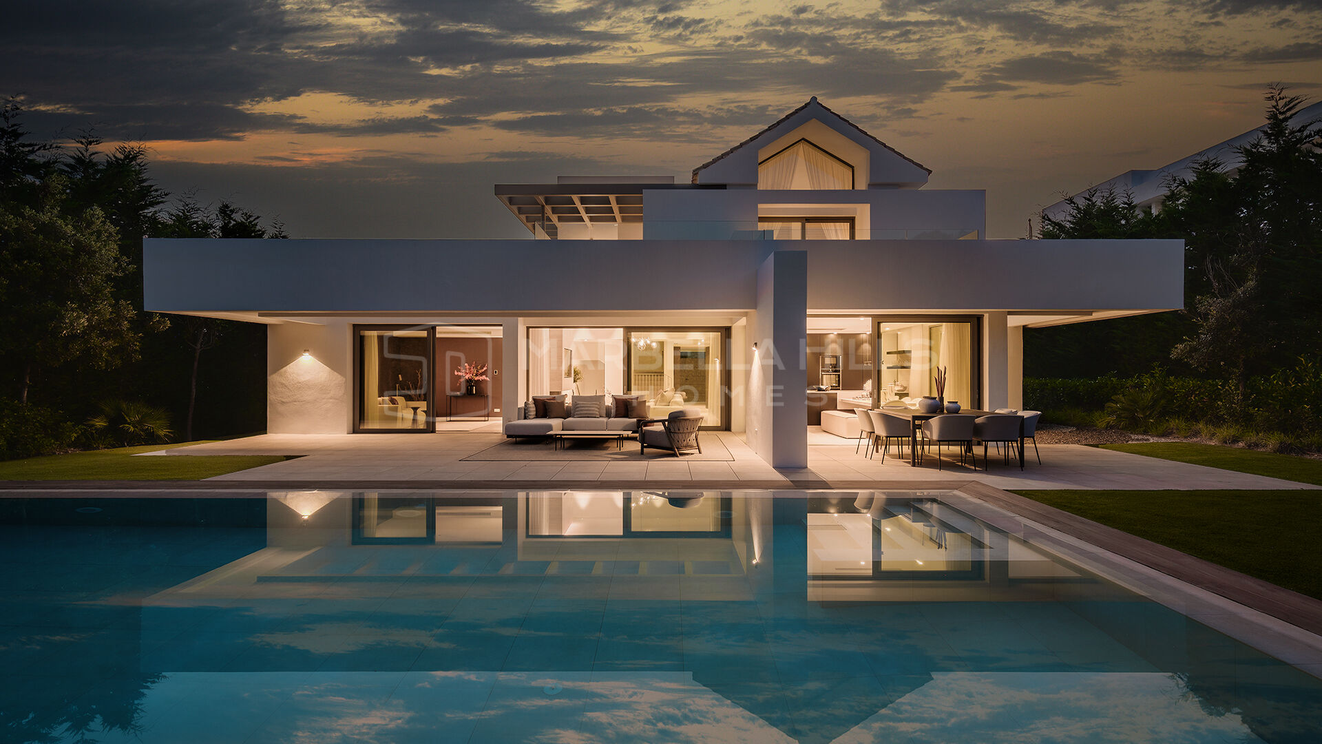 Villa contemporaine de 5 chambres à vendre à El Paraíso - New Golden Mile, Estepona