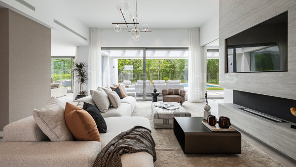 Villa contemporaine de 5 chambres à vendre à El Paraíso - New Golden Mile, Estepona