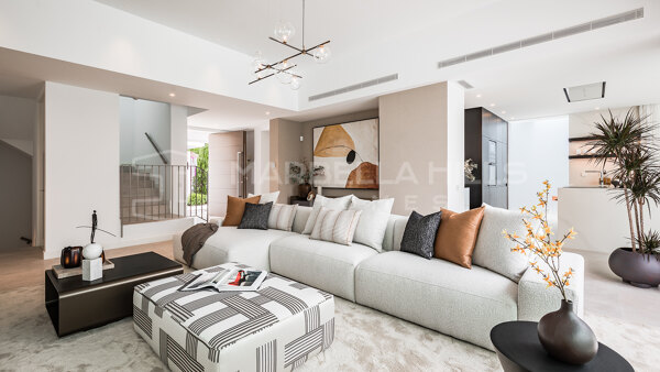 Villa contemporaine de 5 chambres à vendre à El Paraíso - New Golden Mile, Estepona