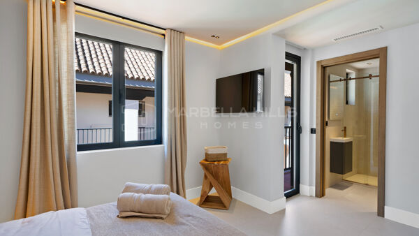 Maison de ville de luxe à vendre près de la plage à Puerto Banús, Marbella