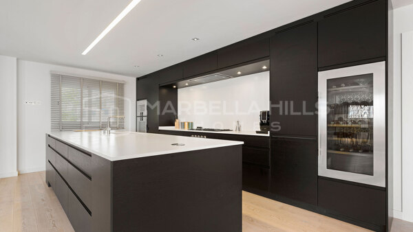 Luxury 4-Bedroom Duplex Apartment for Sale in Nueva Andalucía, Marbella